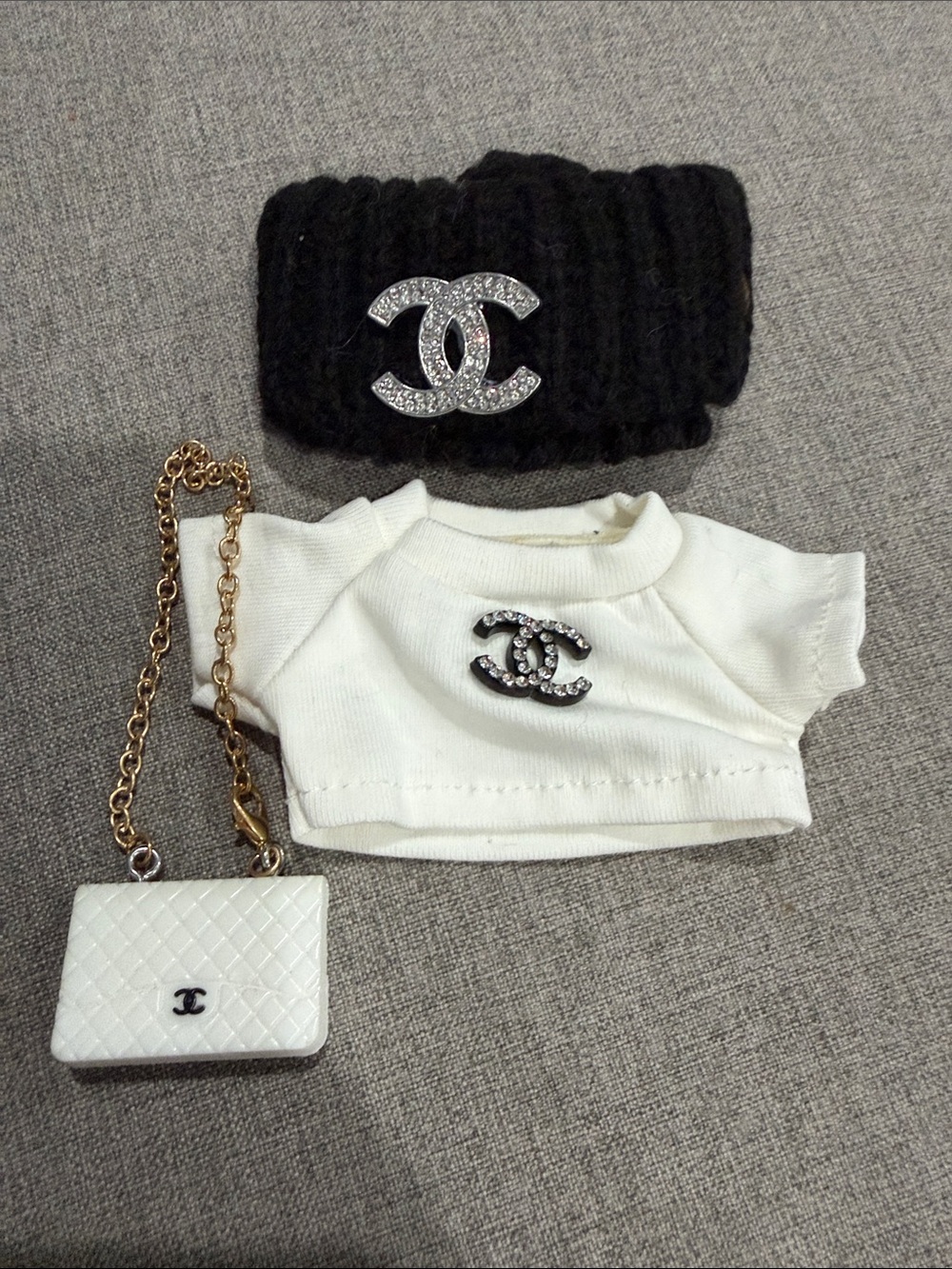 Labubu or Small Doll Chanel Black Hat & White Top Set with Rhinestone Logo - Picture 1 of 2